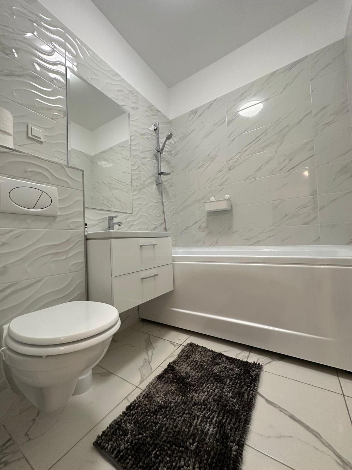 Nice Home For Your Family Яссы Экстерьер фото