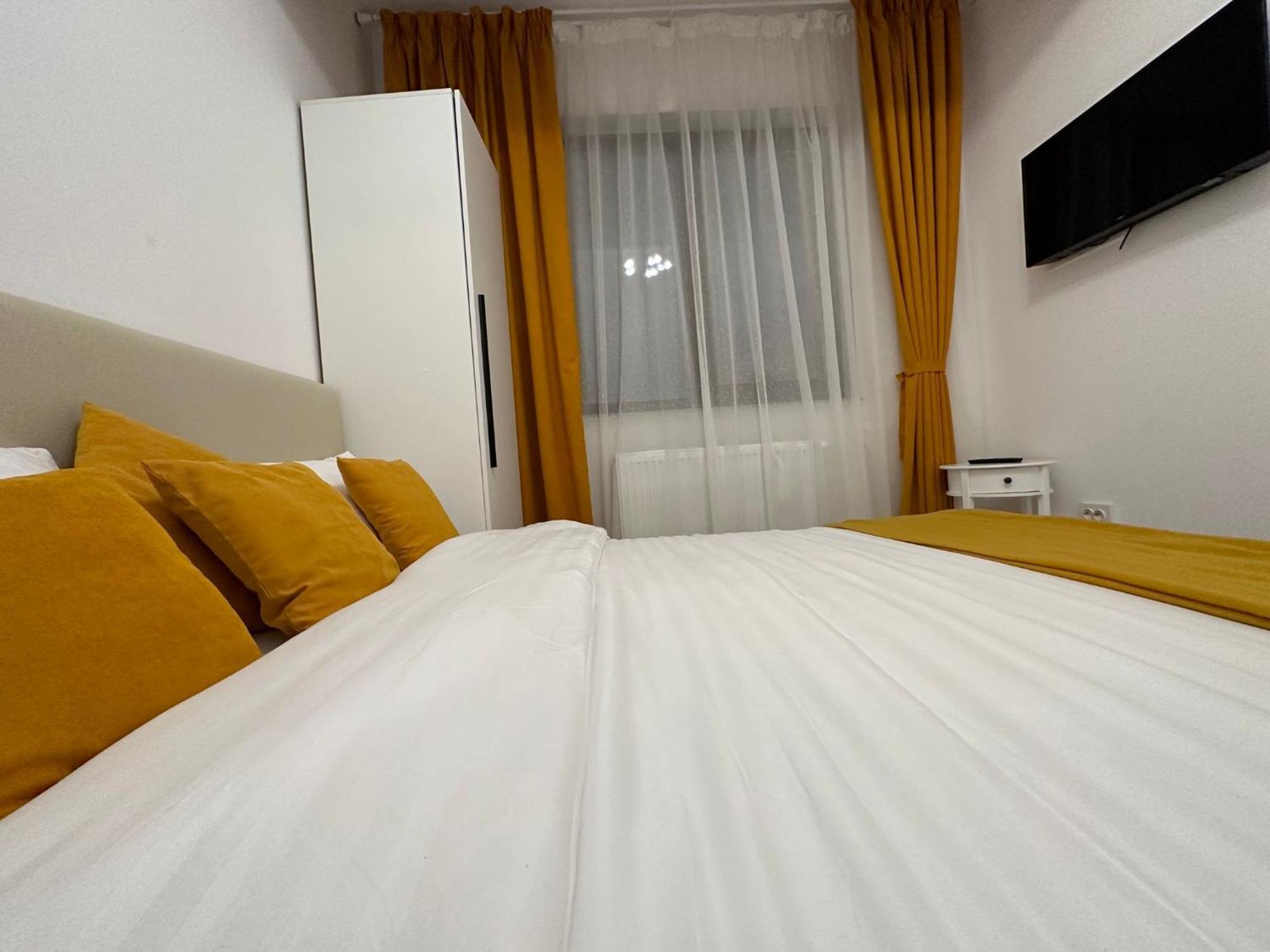 Nice Home For Your Family Яссы Экстерьер фото